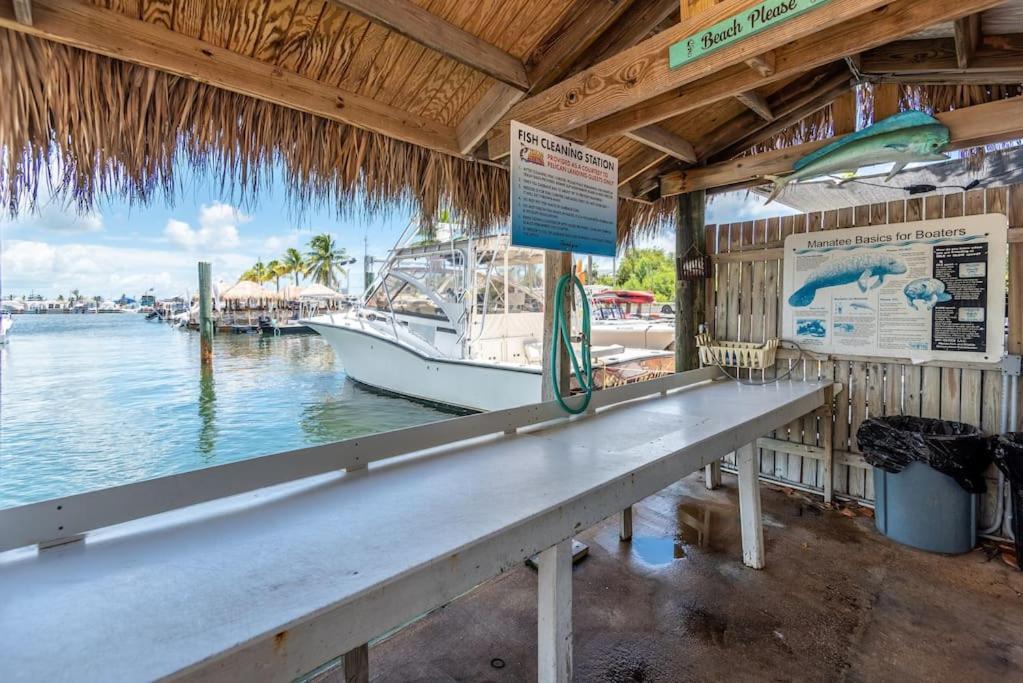 St Kitts - Downtown Waterfront Penthouse Pool Dock Parking Villa Key West Buitenkant foto